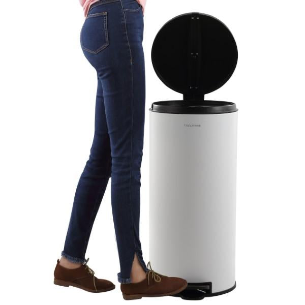 Oscar 30 Liter/8 Gallon Trash Can with Free Mini Oscar - Happimess